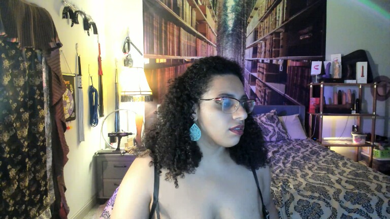 NerdyAmazon's Streamate show and profile