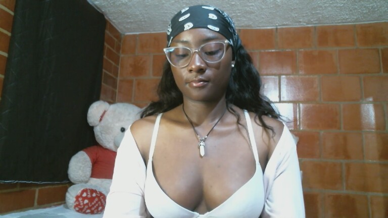 MaraBlosom's Streamate show and profile