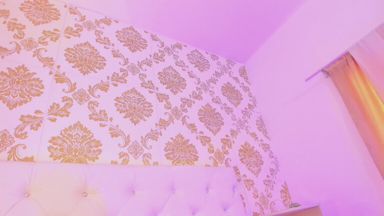 EMA_LAMBERT's Streamate show and profile