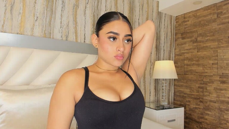 Sara_Hanniston's Streamate show and profile