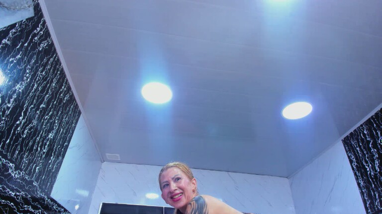 Ladyy_Scarlett's Streamate show and profile