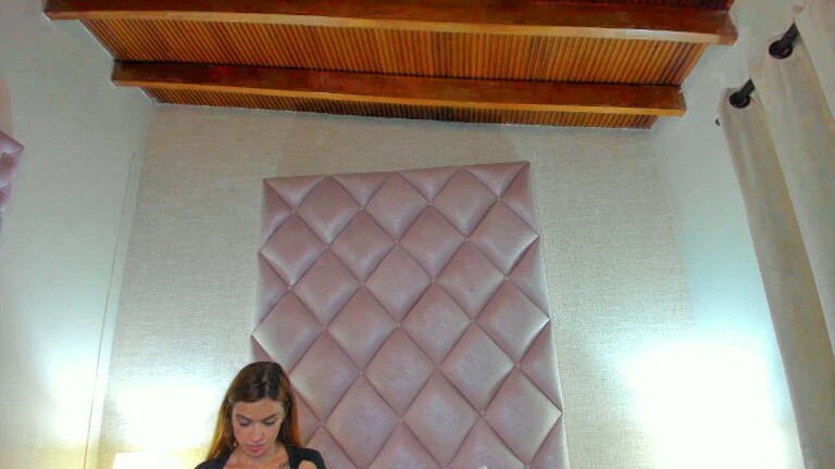 Samantha_Roux's Streamate show and profile