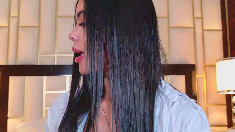 AnnieMilan's Streamate show and profile