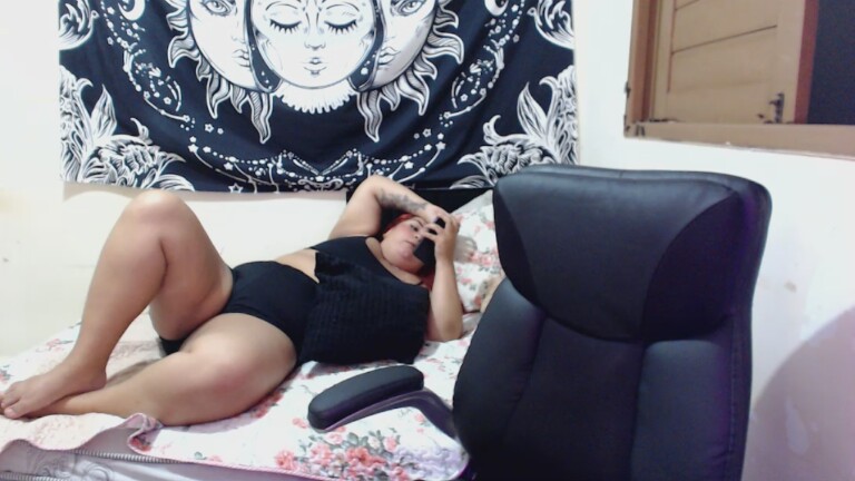 Yasmini's Streamate show and profile