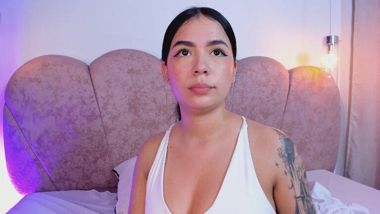 MillyyLian's Streamate show and profile