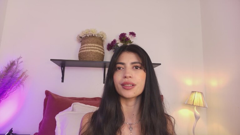 SaraFernandez's Streamate show and profile