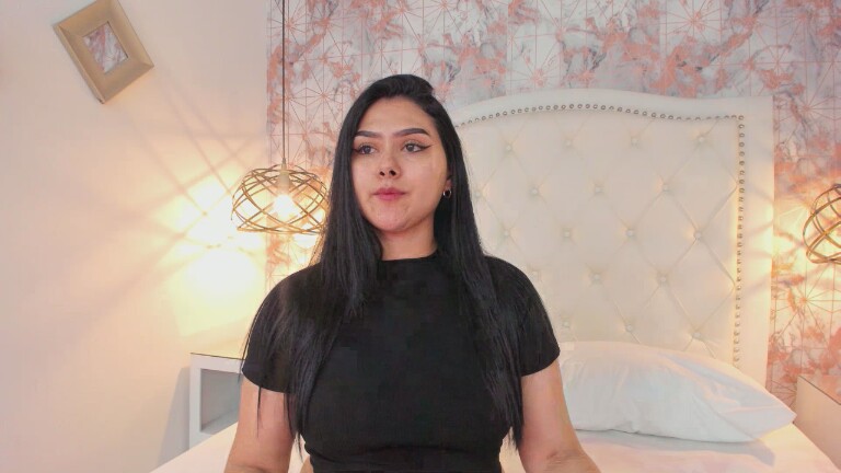 SaharaLyn's Streamate show and profile