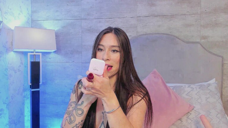 TaniaKatts's Streamate show and profile