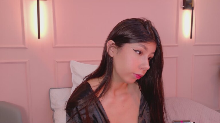 littleezoee's Streamate show and profile