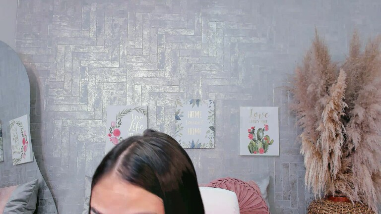 SaraBacker's Streamate show and profile