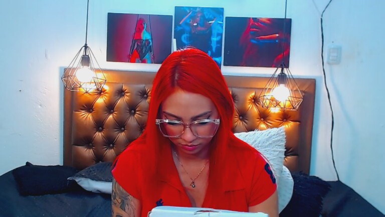 AngelicaRed021's Streamate show and profile