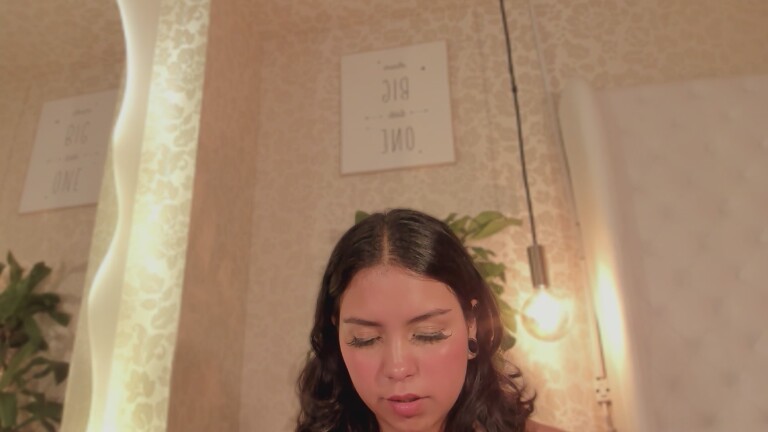 Shehell's Streamate show and profile