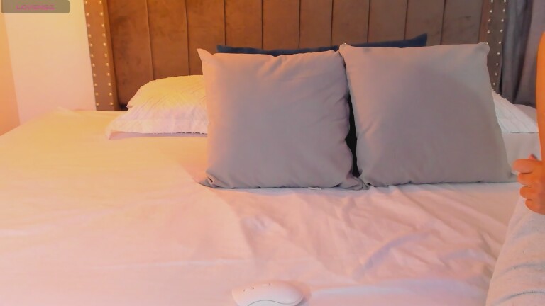 SofiaLoren111's Streamate show and profile