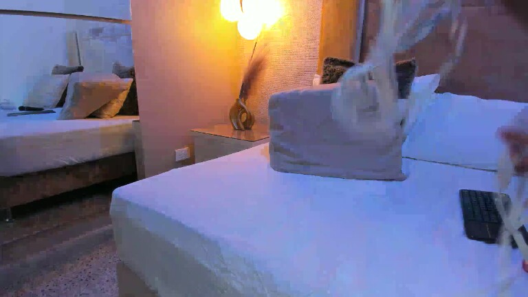 GabyMontclaiir's Streamate show and profile