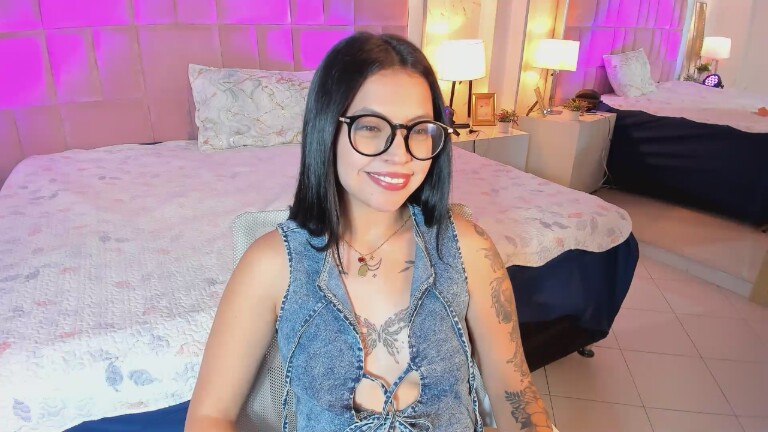 NyraVanee's Streamate show and profile