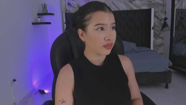 liawavy's Streamate show and profile