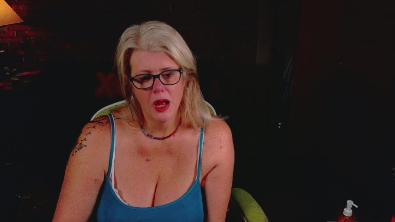 Alicescuriosity's Streamate show and profile