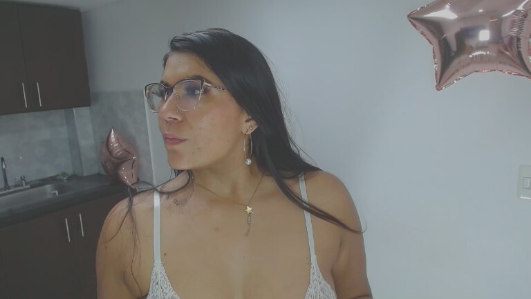 LunaDumont's Streamate show and profile