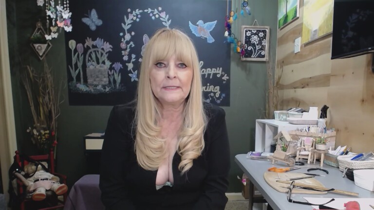 Adrianna_4u's Streamate show and profile