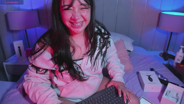 AmaraKazumi's Streamate show and profile