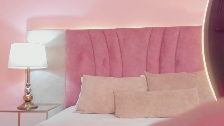 EmmaWeest's Streamate show and profile