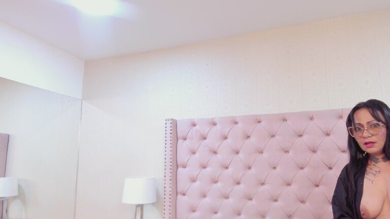 AntonelaMilf's Streamate show and profile