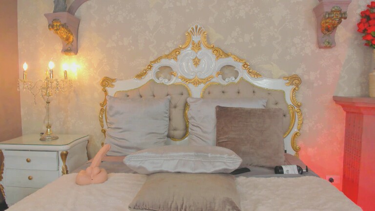 ZuzanHoll's Streamate show and profile