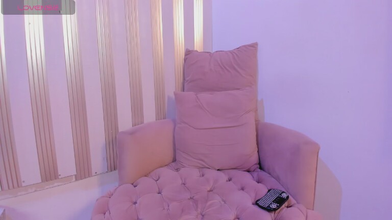 nova_lanee's Streamate show and profile