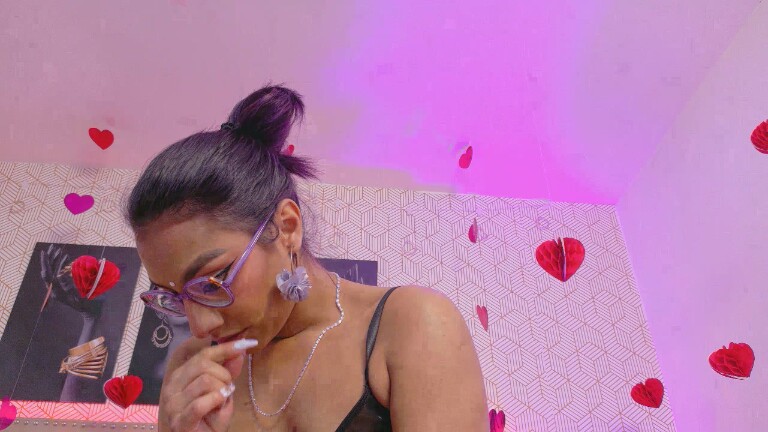 vale_alvarez's Streamate show and profile