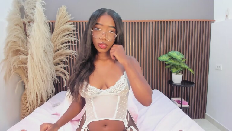 SeleneLune's Streamate show and profile