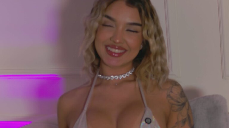 Melissakovalenko's Streamate show and profile