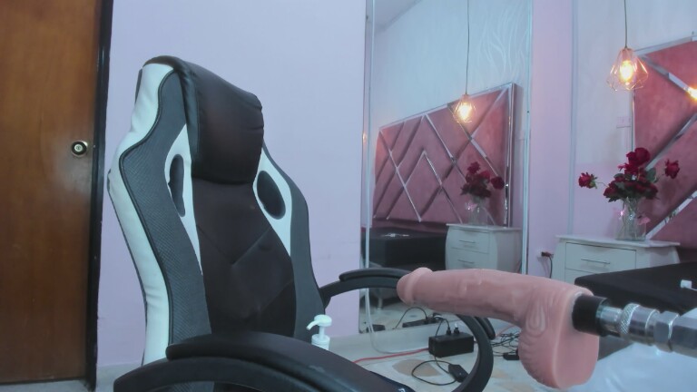 LunnaRosse's Streamate show and profile