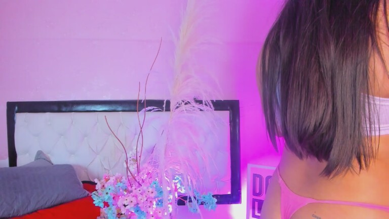 EmilyRoussee_s's Streamate show and profile