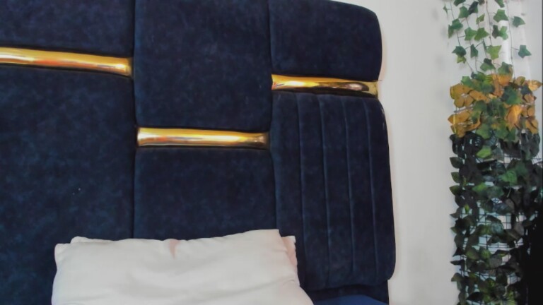 Sophiamiller18's Streamate show and profile